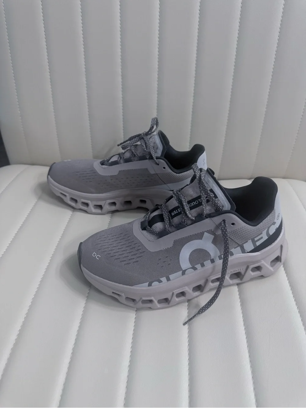 On cloud monster size 8